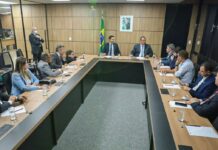 Carol Gomes participa de reunião no Ministério da Infraestrutura para discutir assinatura de ordem de serviço da duplicação da BR-230