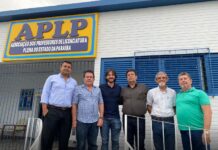 Pedro se reúne com representantes dos professores do Estado e defende valorização da categoria