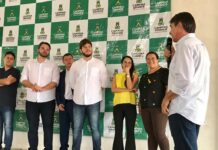 Vereador comemora assinatura da ordem de serviço para reforma da Escola Municipal Anis Timani, do bairro da Catingueira