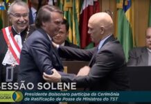 Em segundo cumprimento, Moraes tomou a iniciativa e procurou Bolsonaro
