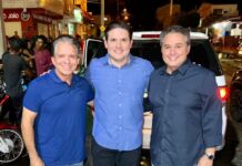 Ao lado de Hugo e Nabor, Efraim prestigia inauguração de UPA em Patos