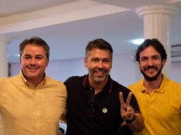 Léo Gadelha oficializa apoio a Efraim Filho rumo ao Senado