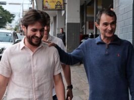 Ao lado de Romero, Pedro visita comércio de Campina Grande e defende segurança pública mais eficiente