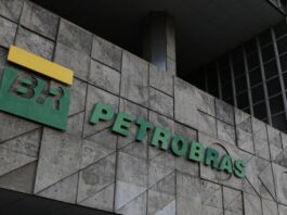 Governo federal anuncia troca de presidente da Petrobras