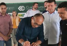 Vereador Rui participa da assinatura da ordem de serviço para reforma da Escola Leonardo Vitorino, Bairro Pedregal