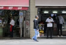 Confiança de serviços e do Comércio no país cresce pelo 3° mês