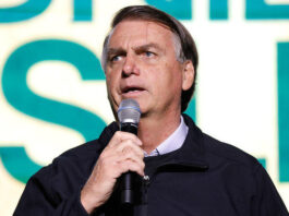 Bolsonaro e ministro entregam moradias em João Pessoa, nesta sexta-feira