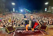 Campinense Fabiano Guimarães emociona o público em show nesta quinta-feira no Parque do Povo