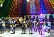 Tropeiros da Borborema apresentam o xaxado na Pirâmide do Parque do Povo