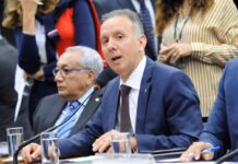 Aguinaldo Ribeiro se licencia da Câmara Federal por 121 dias