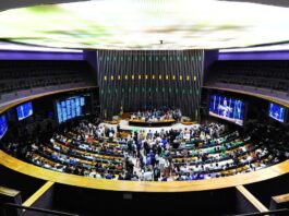 Congresso aprova LDO sem impositividade das emendas do relator