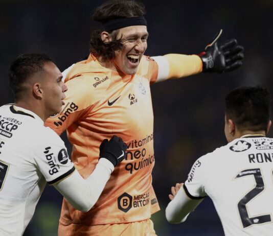 Corinthians supera Boca nos pênaltis e segue vivo na Libertadores