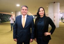 Efraim comemora aprovação da PEC da Enfermagem: “Vamos garantir os direitos de quem tanto lutou por todos nós”