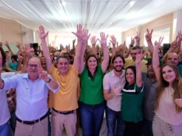 Ao lado de Efraim, Pedro é recebido pela população de Cuité e garante conclusão da adutora da cidade