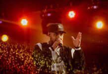 Raí Saia Rodada encerra noite de festa com chuva e Parque do Povo lotado