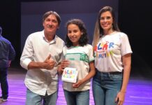 Vereador Aldo Cabral acompanha entrega de óculos a estudantes da rede municipal