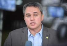 Pesquisa aponta empate técnico entre Efraim e Ricardo para o Senado