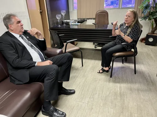 ls3A6611CA-9A23-47CD-994B-0486767DB081-scaled