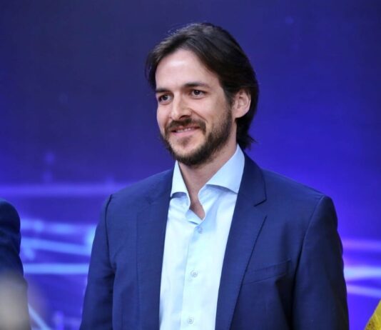 Pedro lidera tempo de TV e rádio na propaganda eleitoral