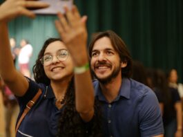 Pedro participa de sabatina com estudantes e defende políticas para qualificação profissional e geração de emprego