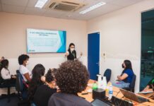 PMCG realiza treinamento para que profissionais de empresa de telemarketing ampliem seus conhecimentos sobre PCDs