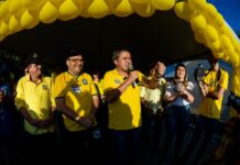 Efraim chega em Natuba e firma primeiro compromisso para mandado de senador: “A escavadeira hidráulica tá garantida”