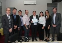 Reconhecimento: Efraim recebe certificado ‘Candidato Amigo da Advocacia Pública’