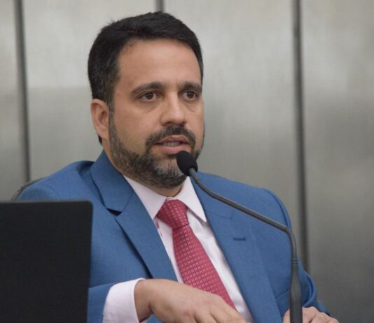 STJ afasta governador de Alagoas em investigação sobre corrupção