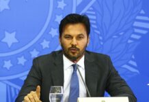 Campanha de Bolsonaro diz que Lula teve 154 mil inserções de rádio a mais do que o presidente