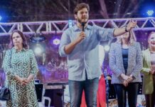 Prefeito Bruno realiza acendimento das luzes, abrindo oficialmente o Natal Iluminado 2022 de Campina Grande