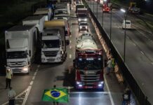 Protestos de caminhoneiros fecham estradas em 20 estados