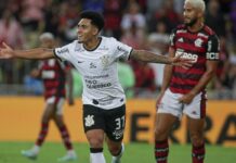 Corinthians derrota Flamengo no Maracanã e se garante na Libertadores