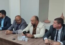 Vereador Saulo Germano participa de reunião com secretário de saúde Gilney Porto