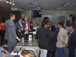 Dois vereadores retiram assinaturas da CPI do Hospital João XXIII