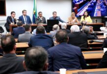 “Mais do que a busca por investimentos, contamos com a maturidade de quem prioriza a bandeira da Paraíba”, diz coordenador da bancada, Efraim