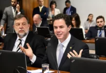 Projeto de Veneziano que beneficia estudantes que usam o Fies será votado no Senado