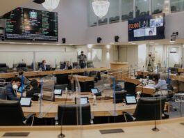 Assembleia Legislativa presta homenagem a deputados que deixarão a Casa na próxima legislatura