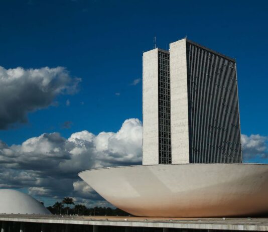 Congresso Nacional promulga PEC da Transição