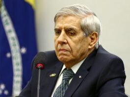 Na Câmara, ministro do GSI diz que país vive “situação esdrúxula”
