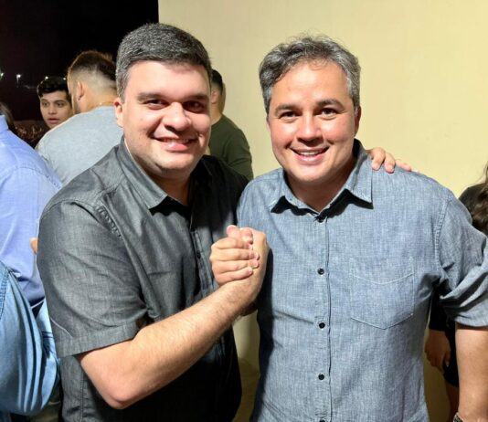 Senador Efraim parabeniza Ouro Velho e destaca: “ A cidade vive um ótimo momento, a era do desenvolvimento chegou à população”
