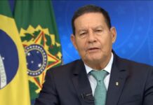 Mourão: Brasil muda de governo a partir de janeiro, mas não de regime