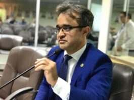 Vereador Waldeny Santana retorna à bancada governista em Campina Grande