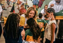 PMCG faz abertura do ano letivo da Rede Municipal com entrega de novo padrão de fardamento e tênis