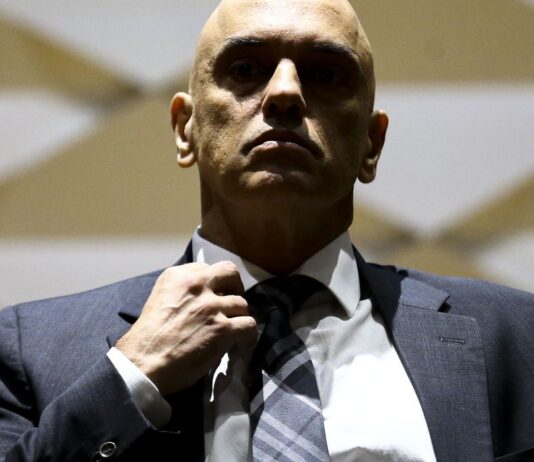 Moraes mantém prisão de 294 acusados por atos antidemocráticos