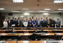 Efraim Filho apresenta pauta do Movimento Farol de Desenvolvimento à bancada federal da Paraíba