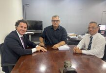 Veneziano participa da assinatura da Ordem de Serviço das obras de recuperação da BR 412, no Cariri
