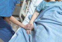 Famup elabora minuta de Lei e orienta gestores sobre pagamento do piso da enfermagem