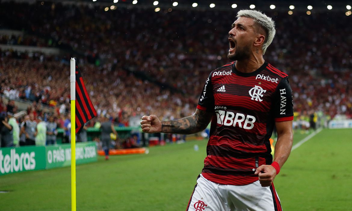 Flamengo e Palmeiras são clubes com maior receita em 2022