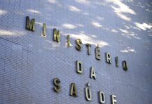 Ministério da Saúde suspende repasse de recursos para os municípios para pagamento do piso da enfermagem