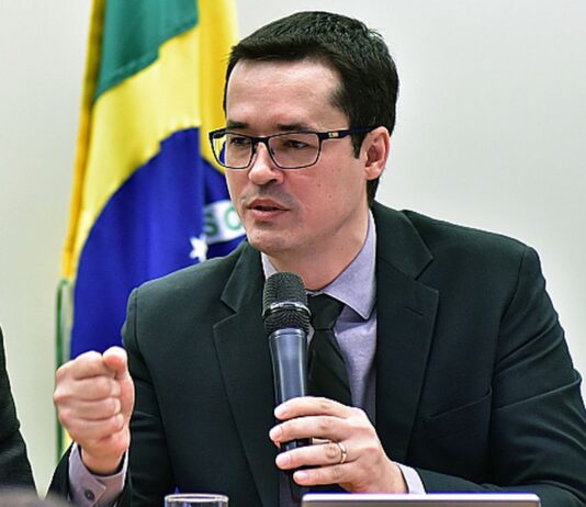 TSE cassa mandato do deputado Deltan Dallagnol